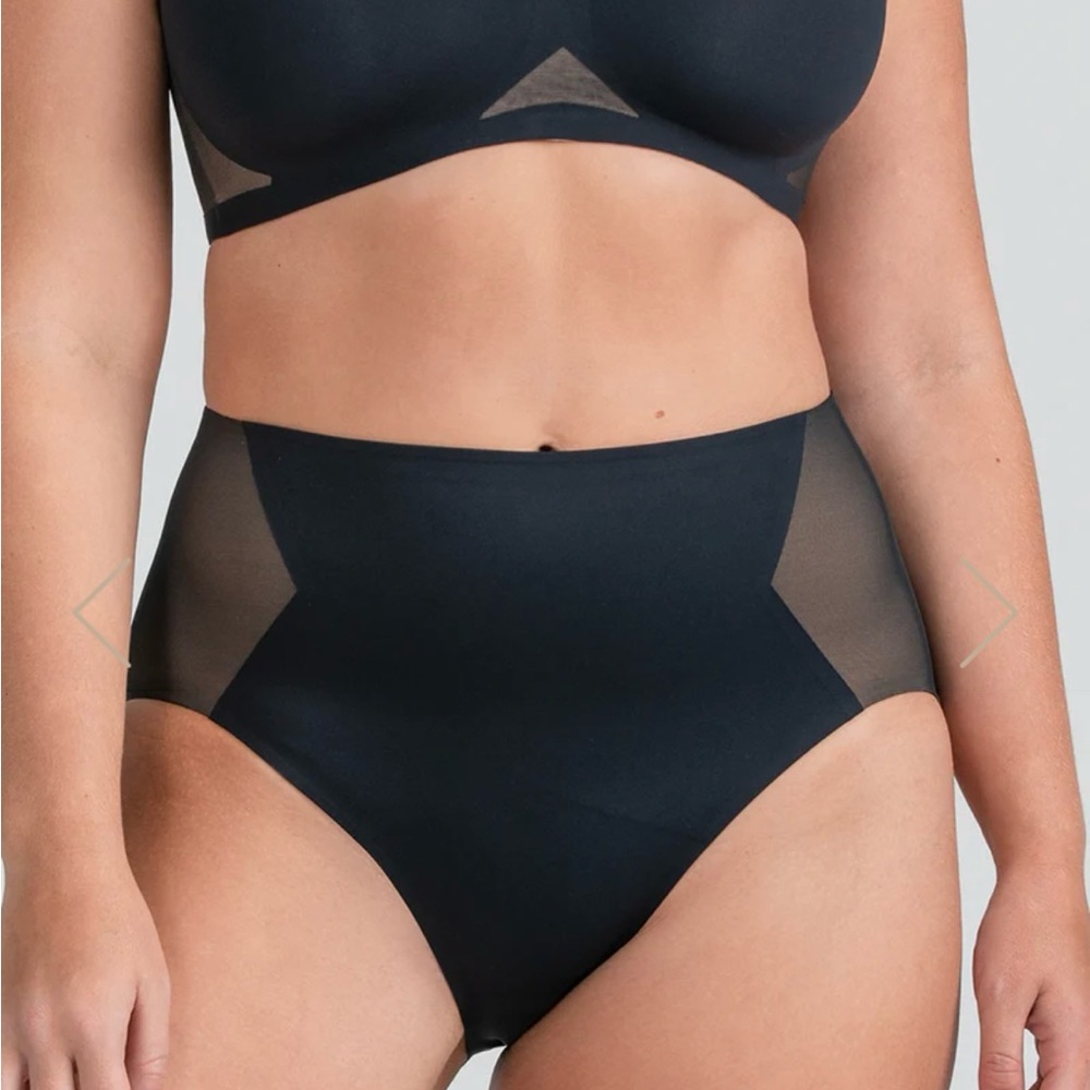*NWT* Honey love Crossover Brief XS